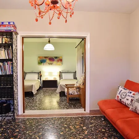 בית נופש Xenophon House *