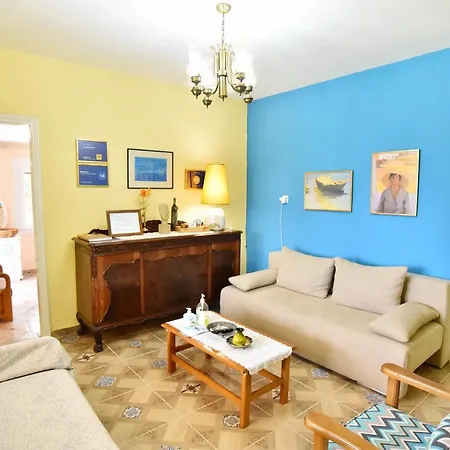 Xenophon House Holiday home Palaiontsiflikion