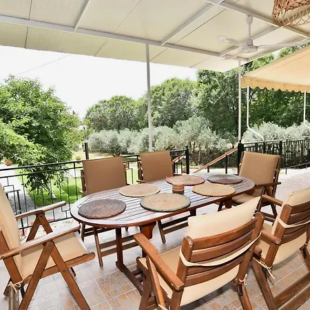 Xenophon House Holiday home Palaiontsiflikion